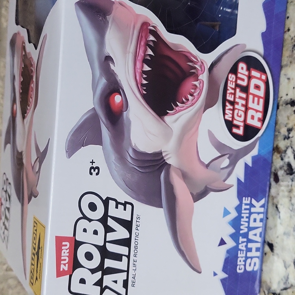 Robo Alive Shark Robotic Electronic Bath Pool Toy